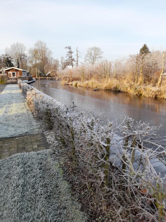 Wuivend Riet Gelegen Op Resort Venetie Giethoorn Esterno foto