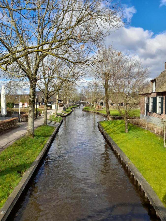Wuivend Riet Gelegen Op Resort Venetie Giethoorn Esterno foto