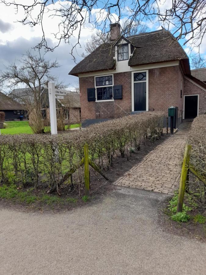 Wuivend Riet Gelegen Op Resort Venetie Giethoorn Esterno foto
