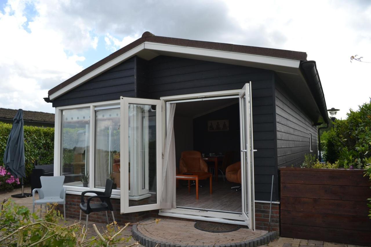 Wuivend Riet Gelegen Op Resort Venetie Giethoorn Esterno foto